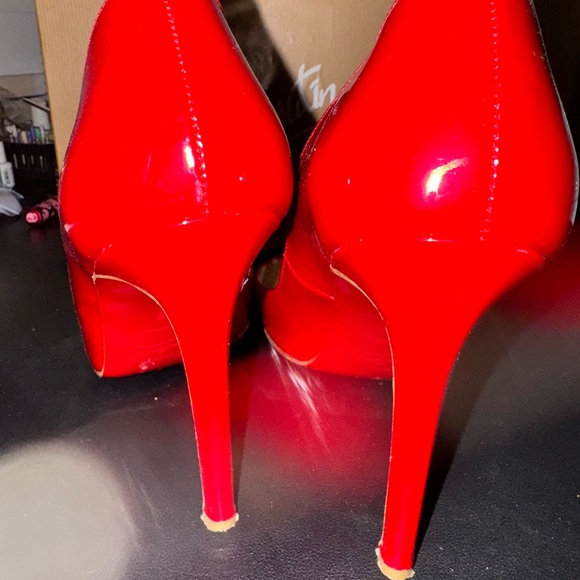 Christian Louboutin Decoltissimo 100 Patent 40 - Picture 6 of 8